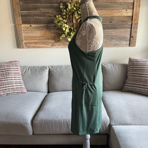 NWT Outdoor Voices RecMesh Dress - Evergreen - Picture 5 of 12